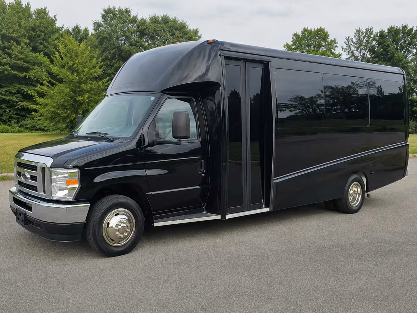 15 passenger minibus