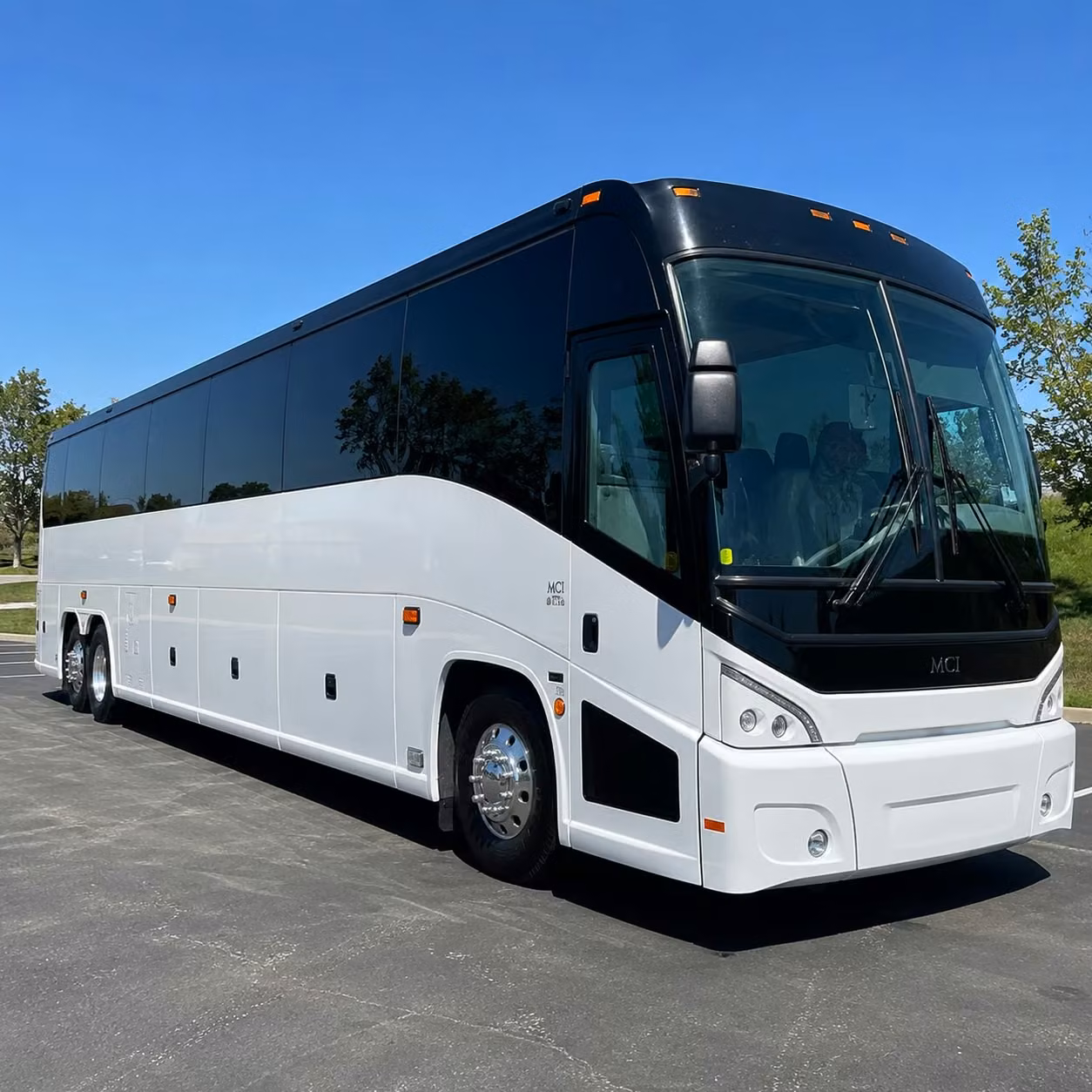 find the right bus for healthcare and hospital worker shuttles in laredo