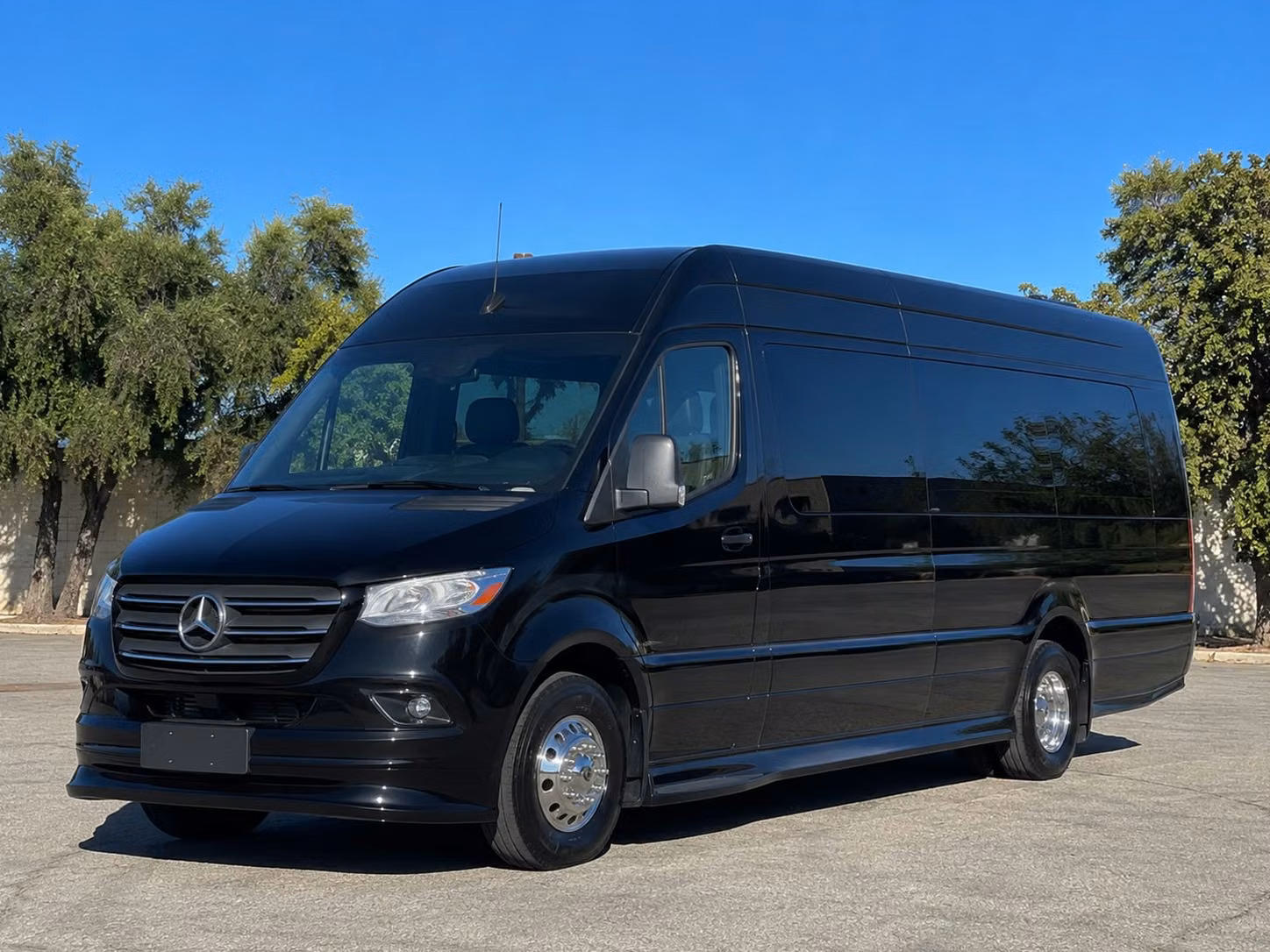 transportation serving laredo and nearby cities